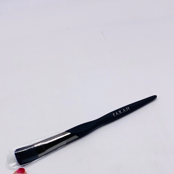 NEW FARAH Brushes Straight 20FF Foundation Brush - Picture 2 of 8
